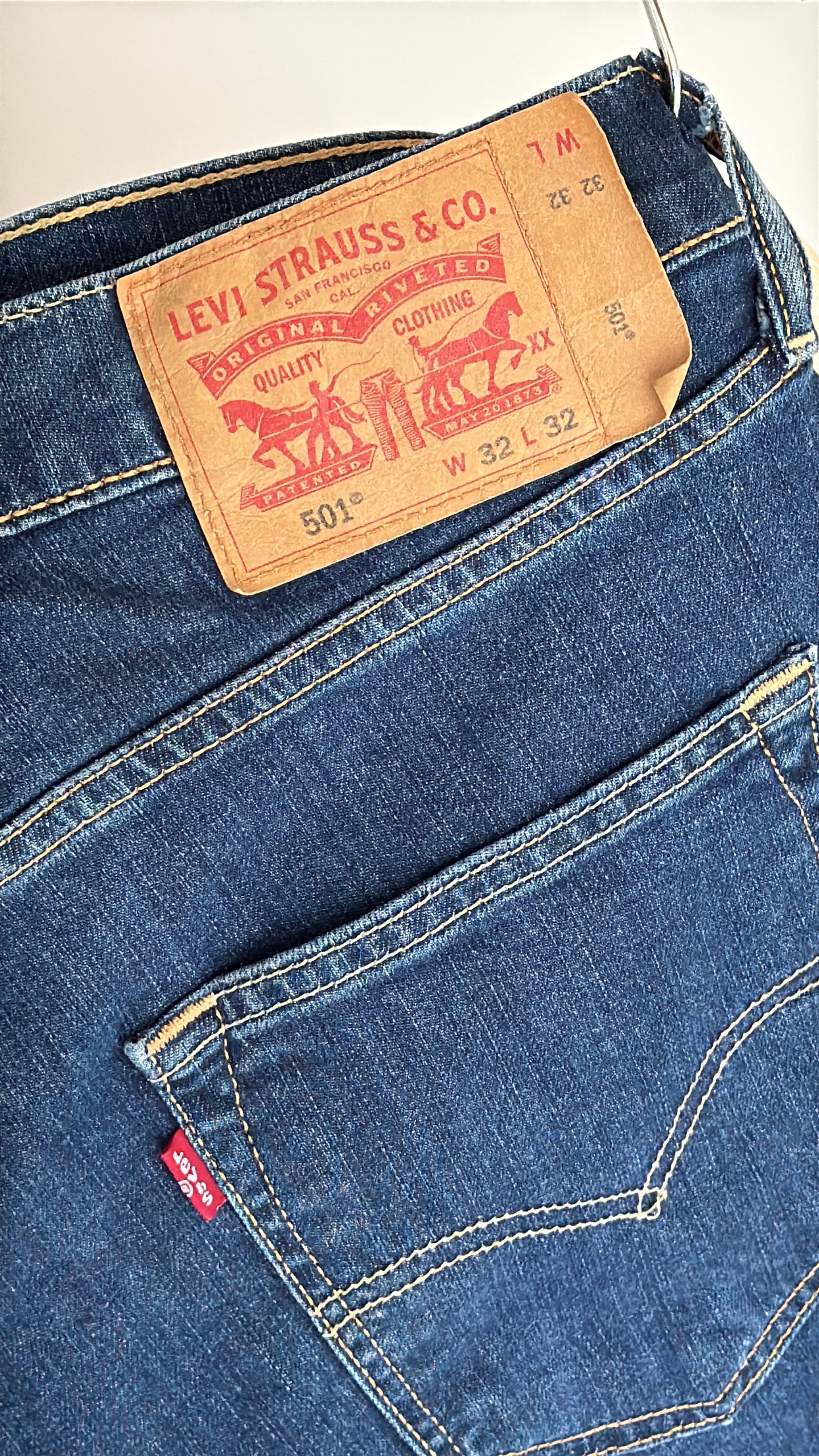 Levi 501 Straight Leg Jeans